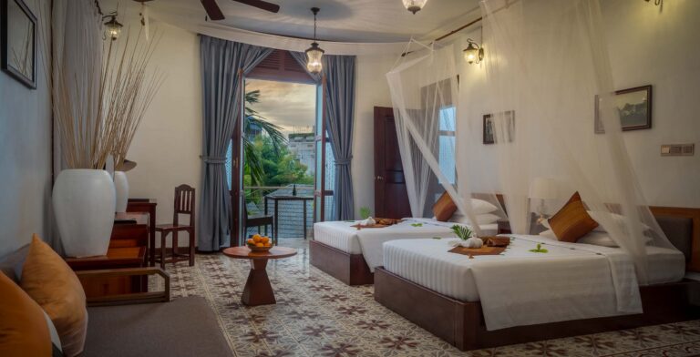 La Riviere d'Angkor Governers Suite